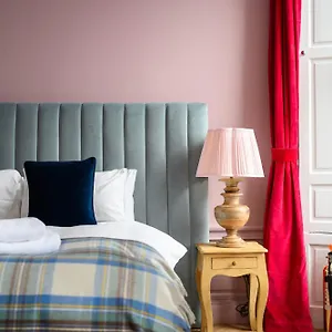 queen-charlotte-guesthouse.edinburghhotelsuk.org/